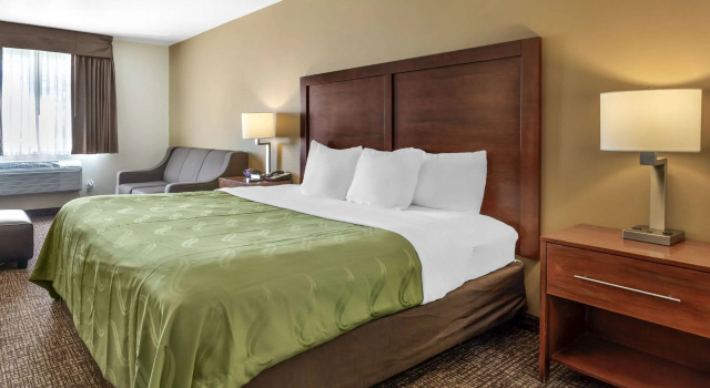 Двухместный люкс Quality Inn Logan near University