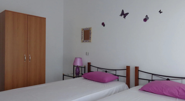 Mouses-X, Book Guesthouse Nea Kalikratia 