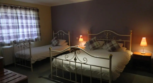 Трёхместный номер Standard Red House Hotel