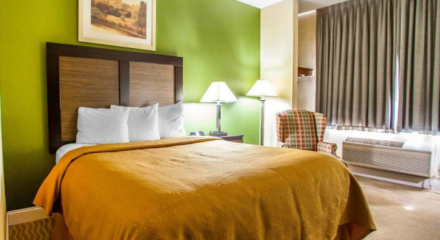 Двухместный номер Standard Quality Inn & Suites Champaign North - Urbana