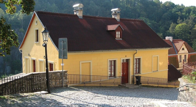 Podhrad Loket in Loket, Забронировать Отель Локет Рудные горы, рядом с Church of St. Wenceslas