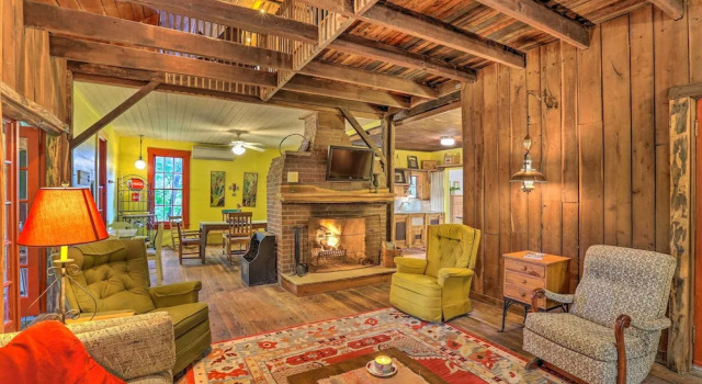 Rustic Cabin in the Woods: 2-acre Fishing Pond!, Rezerwuj Dom wakacyjny Rising Sun Kentucky