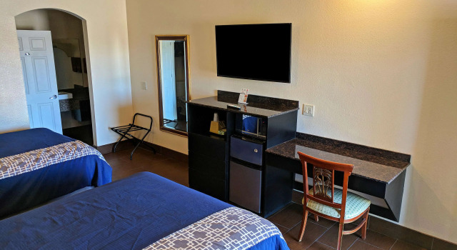 Четырёхместный номер Deluxe Americas Best Value Inn - Brownsville