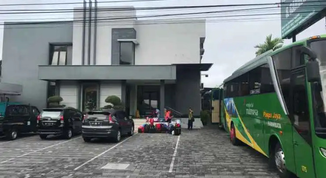 Tirta Kencana Hotel & Garden Resto, Book Hotel Hoteller i Banguntapan med parkering, Parkering