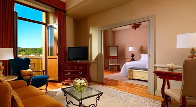 Двухместный полулюкс Arno River view The Excelsior, a Luxury Collection Hotel, Florence