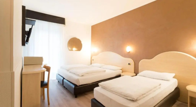 Трёхместный номер Standard с балконом Hotel Rudy
