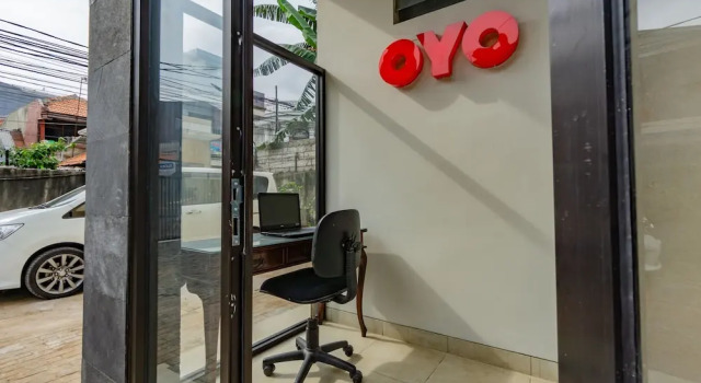 Griya Otista Syariah by OYO Rooms, Book Hotel Jakarta Jakarta Province