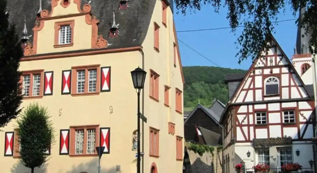 Moselwinzerhaus, Забронировать Отель Бруттиг-Фанкель Хунсрюк