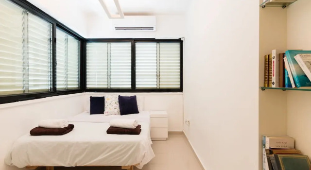 Апартаменты Classic Comfort Family Apartment near Beach by FeelHome