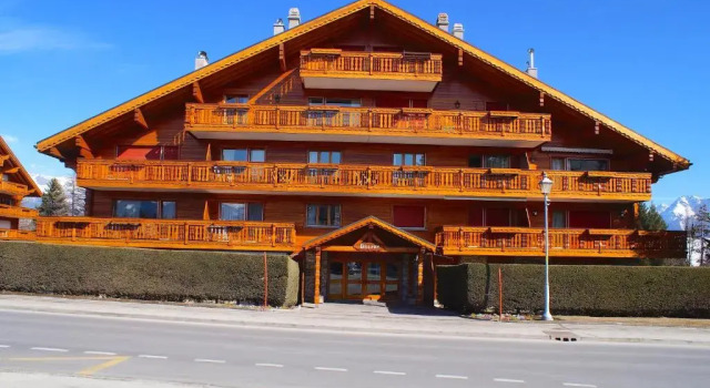 Spacious for up to 5 guests by Golf Course, Belfry, Prenota Appartamento Crans-Montana Canton Vallese