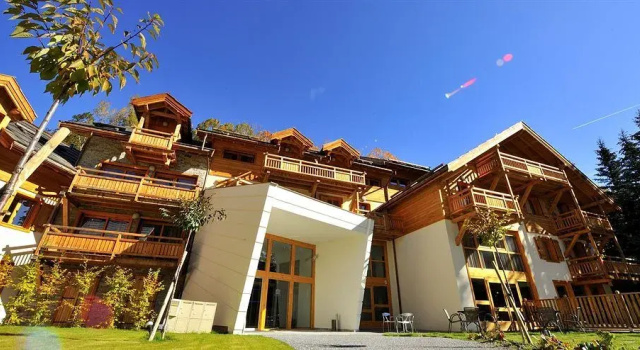 Nemea L'Adret, Rezervasyon Otel Serre Chevalier otoparklı oteller, Otopark