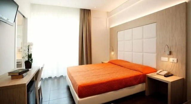 Четырёхместный номер Standard с балконом Hotel Fantasy