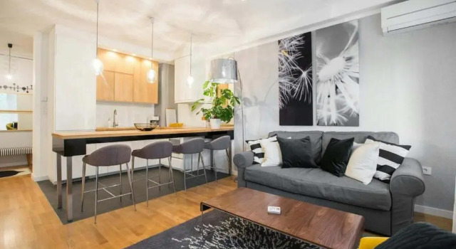 Hella Apartment