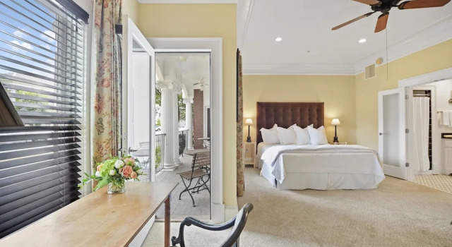 Suite med altan med byudsigt The James Madison Inn