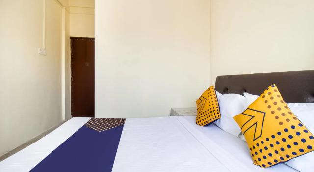 SPOT ON 73210 Hotel Sanket Lodging, Забронировать Отель Отели штата Махараштры 3 звезды, 3*