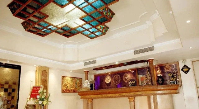 OYO Premium High Court Allahabad