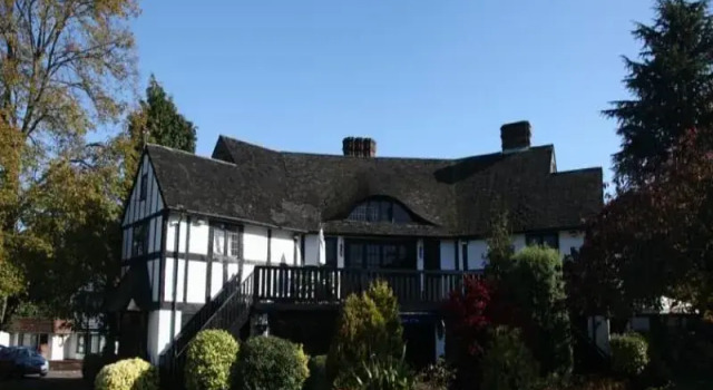 Ramada Leatherhead-guilford, Забронировать Отель Гилфорд 