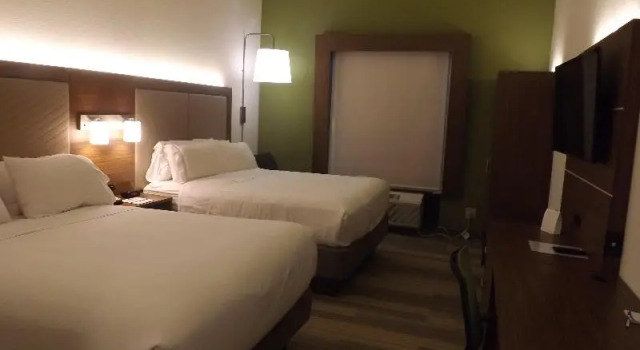 Шестиместный номер Standard Holiday Inn Express & Suites Dyersburg by IHG