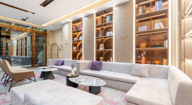LAVANDE HOTEL (Beijing West Railway Station LiZe Business Area), Book Hotel Hoteller i Beijing Province med parkering, Parkering