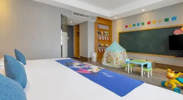 Семейный тент Huangting Hotel