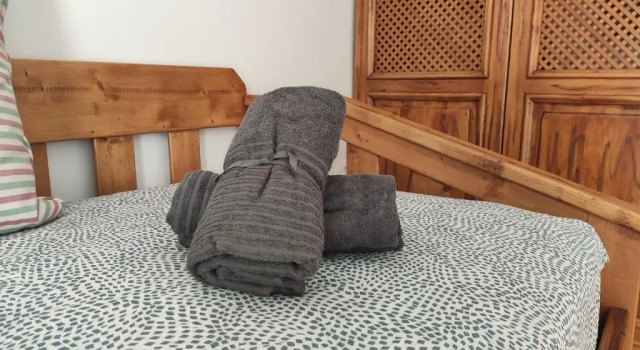 Apartamento Los Maños de Oroel, Book Apartment Hotels in Aragon with Parking, Parking