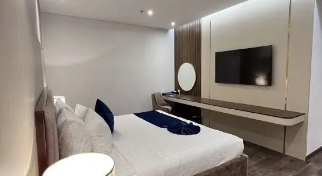 Полулюкс SANDALS AQUILA HOTEL