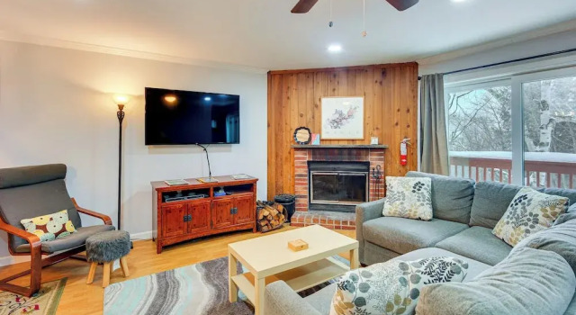 Апартаменты Primely Located Dover Escape < 1 Mi to Mt Snow!