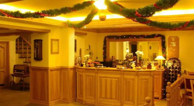 Manoir Mignon, Prenota Hotel Hotel a Suceava con colazione, Colazione