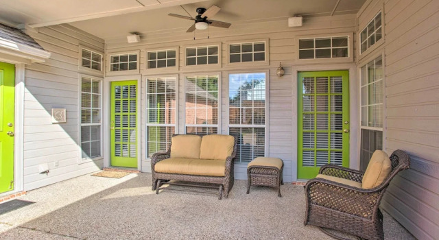 Elegant Plano Home w/ Private Outdoor Pool!, Забронировать Отель Плейно Dallas - Fort Worth Metropolitan Area, рядом с WellBridge Healthcare Greater Dallas