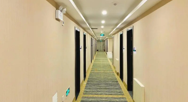 Green Tree Inn Express Shandong Dezhou Yueling Zaocheng Nan Street, Book Hotel Hoteller i Dezhou med parkering, Parkering