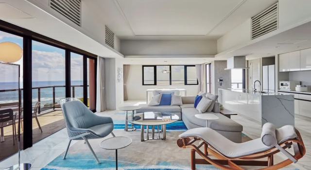 Люкс Deluxe с 2 комнатами Hotel Shigira Mirage Beach Front