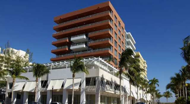 Bentley Beach Club by Edgewater One VR, Varaa Hotelli Hotellit Miami Beach uima-altaalla, Uima-allas