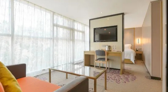 Двухместный люкс Deluxe Lavande Hotel (Guangzhou Tianhe Park Yuancun Metro Station)
