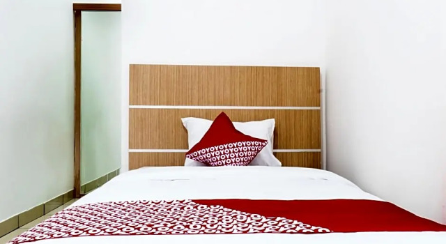 Standard chambre OYO 617 Sukaraja Residence Syariah