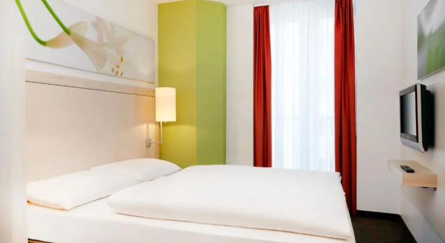 Двухместный номер Comfort H+ Hotel München