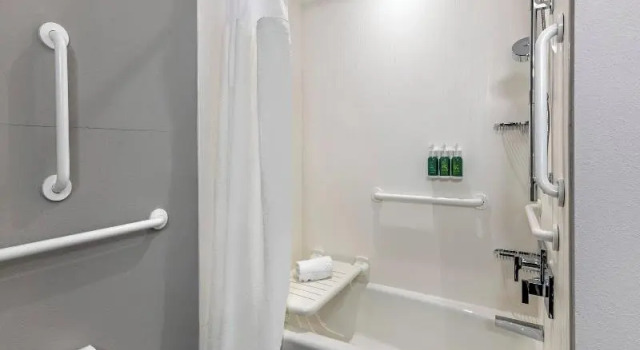 Четырёхместный номер Standard Courtyard by Marriott Fort Lauderdale Downtown