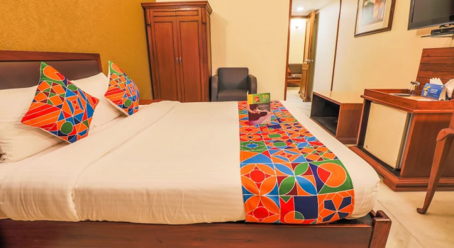 Люкс FabHotel Sheronz Piccadily Chowk
