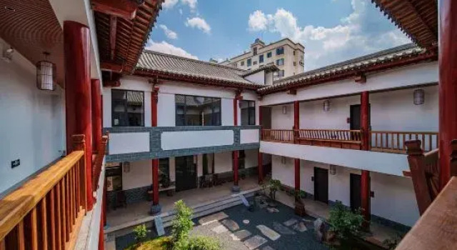 Jianshui Zuoyunju Homestay, Buchen Sie Hotel Hotels in Yunnan mit Parkplatz, Parkplätze