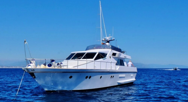 Yacht Charter Saint Tropez, Забронировать Отель Отели Сен-Тропе с завтраком, рядом с Cimitière Marin, Завтраки