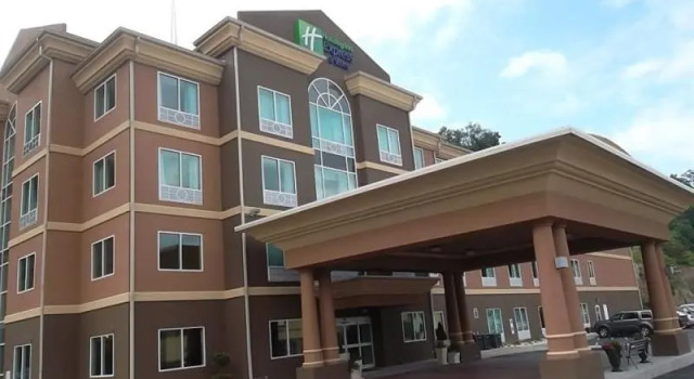 Люкс с видом на море Holiday Inn Express and Suites Hazard by IHG