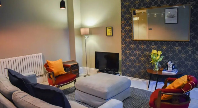 Bright 2 Bedroom Garden Flat in the Heart of Hove, Забронировать Отель Хов 