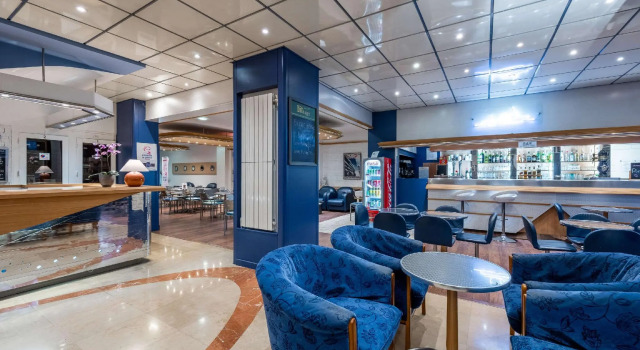 Best Western Christina, Varaa Hotelli Hotellit Hautes-Pyrénées aamiaisella, Aamiainen