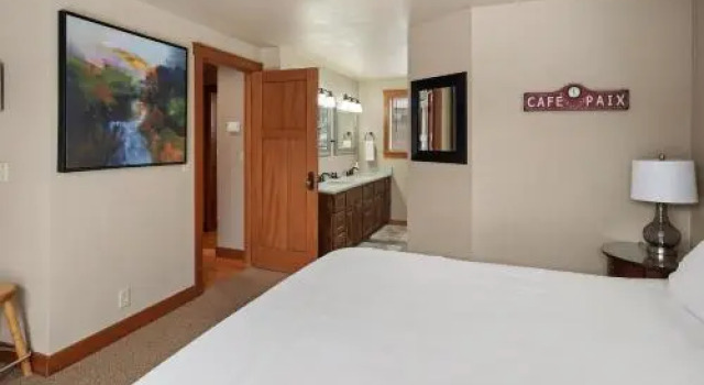 Mt Baker-AC-Hot Tub-4BR/3.5BA
