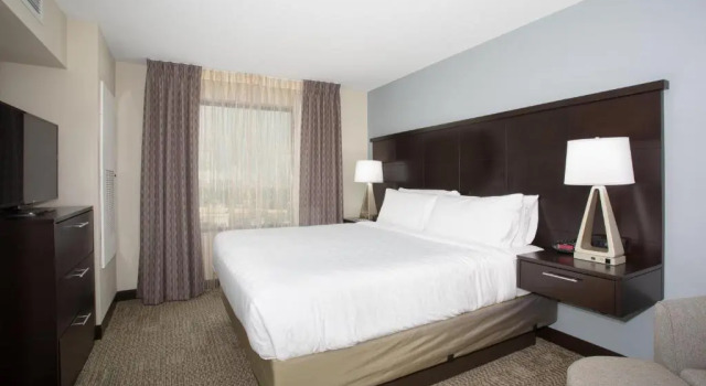 Двухместный люкс c 1 комнатой Staybridge Suites Denver South - Highlands Ranch by IHG