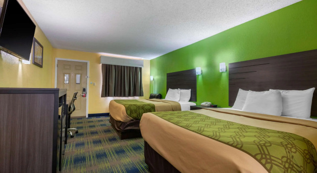 Четырёхместный номер Standard Econo Lodge Nashville near Percy Priest Lake