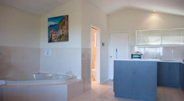 20 Korora Palms - 1 Bedroom Spa Bure, Забронировать Курортный отель Отели Корора 3 звезды, 3*