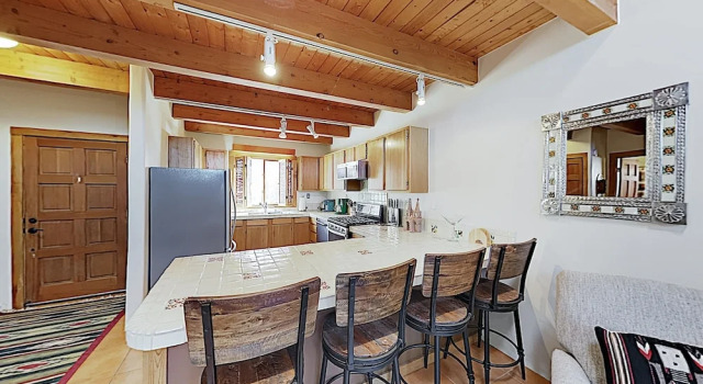 Southwest-chic W/ Private Yard 2 Bedroom Condo, Varaa Huoneisto Santa Fe New Mexico