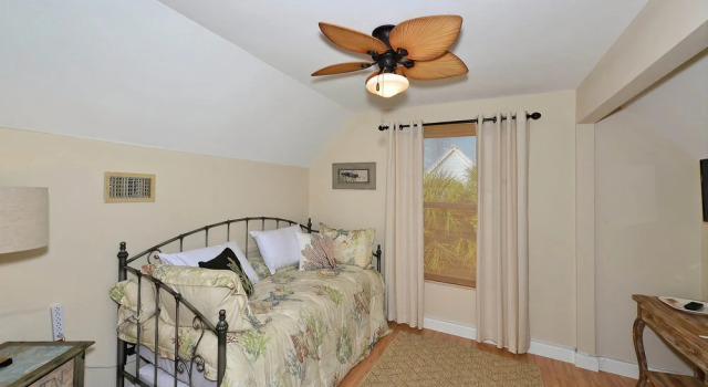 Pelican's Nest 3 Bedrooms 2 Bathrooms Villa, Забронировать Вилла Холмс-Бич Sarasota Area