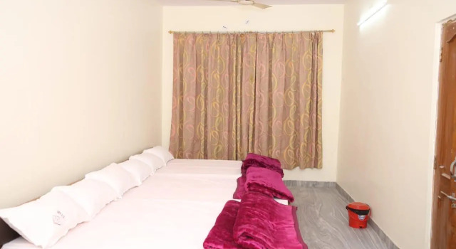Номер Standard Hotel Yash Paradise
