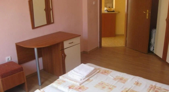 Villa Sunshine, Забронировать Вилла Коттеджи Солнечного берега, рядом с Танцевальный клуб Mania, Коттедж